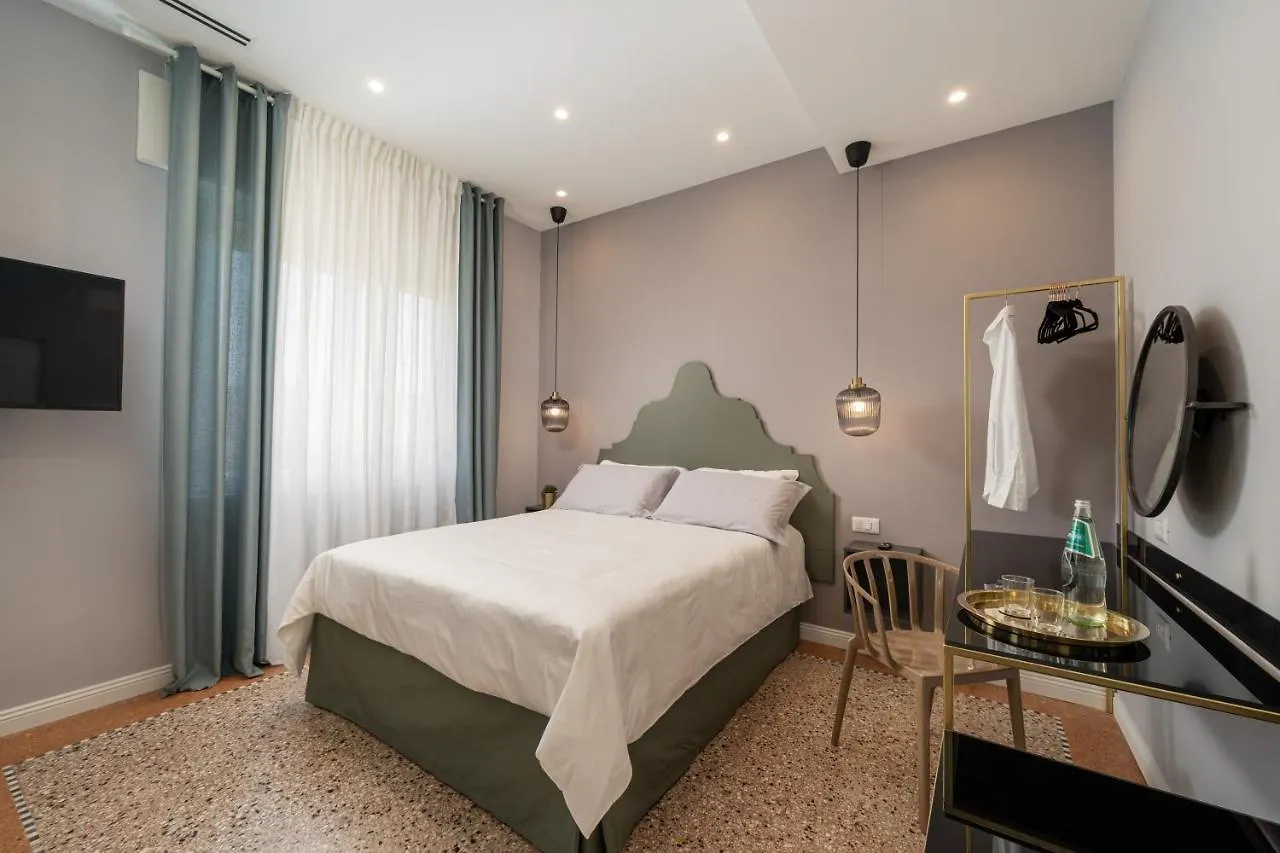 Nue Suites Sassari 0*,